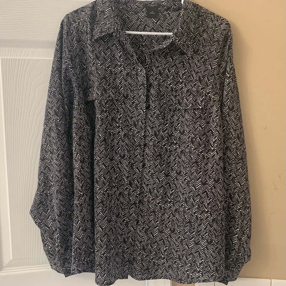 Ann Taylor Monochrome Zigzag Blouse